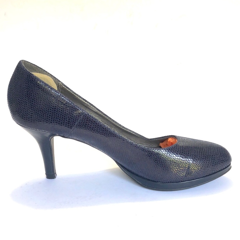 Kelly & Katie Navy Blue Snakeskin Almond Toe Heels size 8.5M